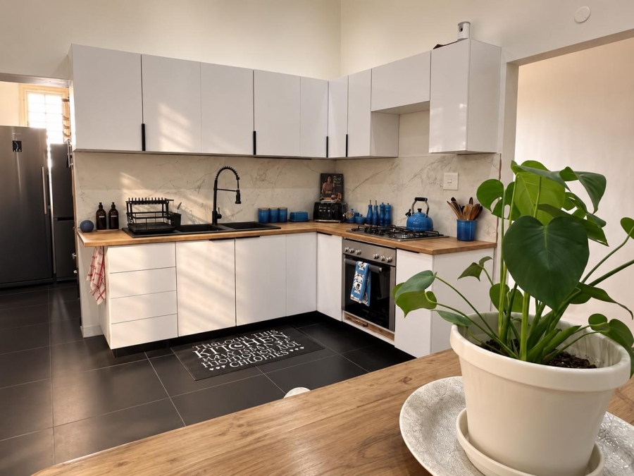 3 Bedroom Property for Sale in Sea Point Western Cape